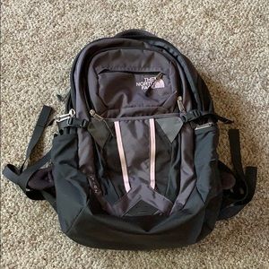 Like New Women’s Northface Recon Backpack
